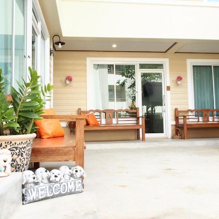 פרה נאקון סי איוטאיה Romyen Cafe' Homestay מראה חיצוני תמונה